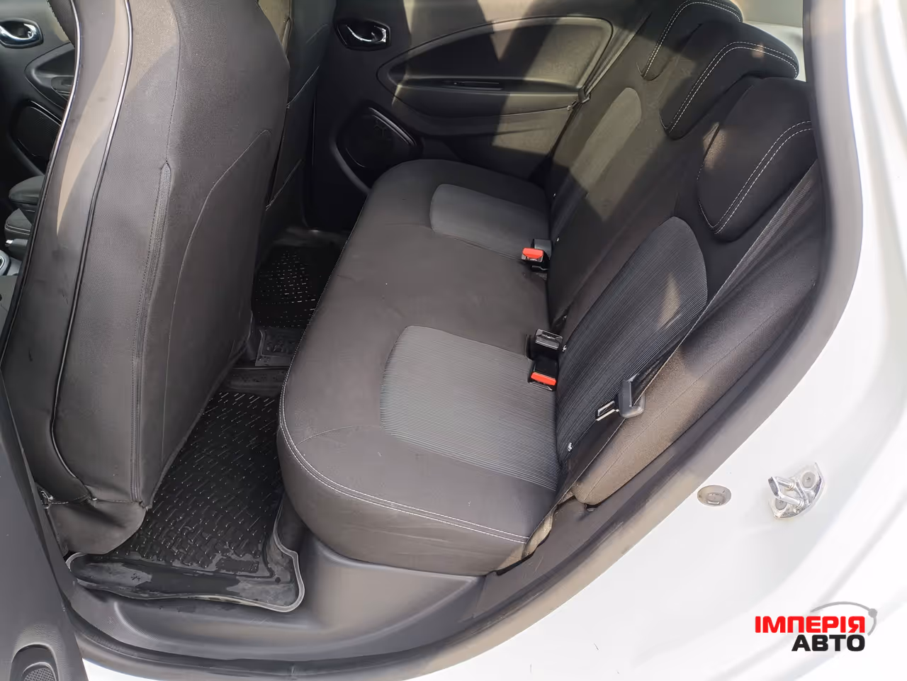 Renault ZOE - фото 25