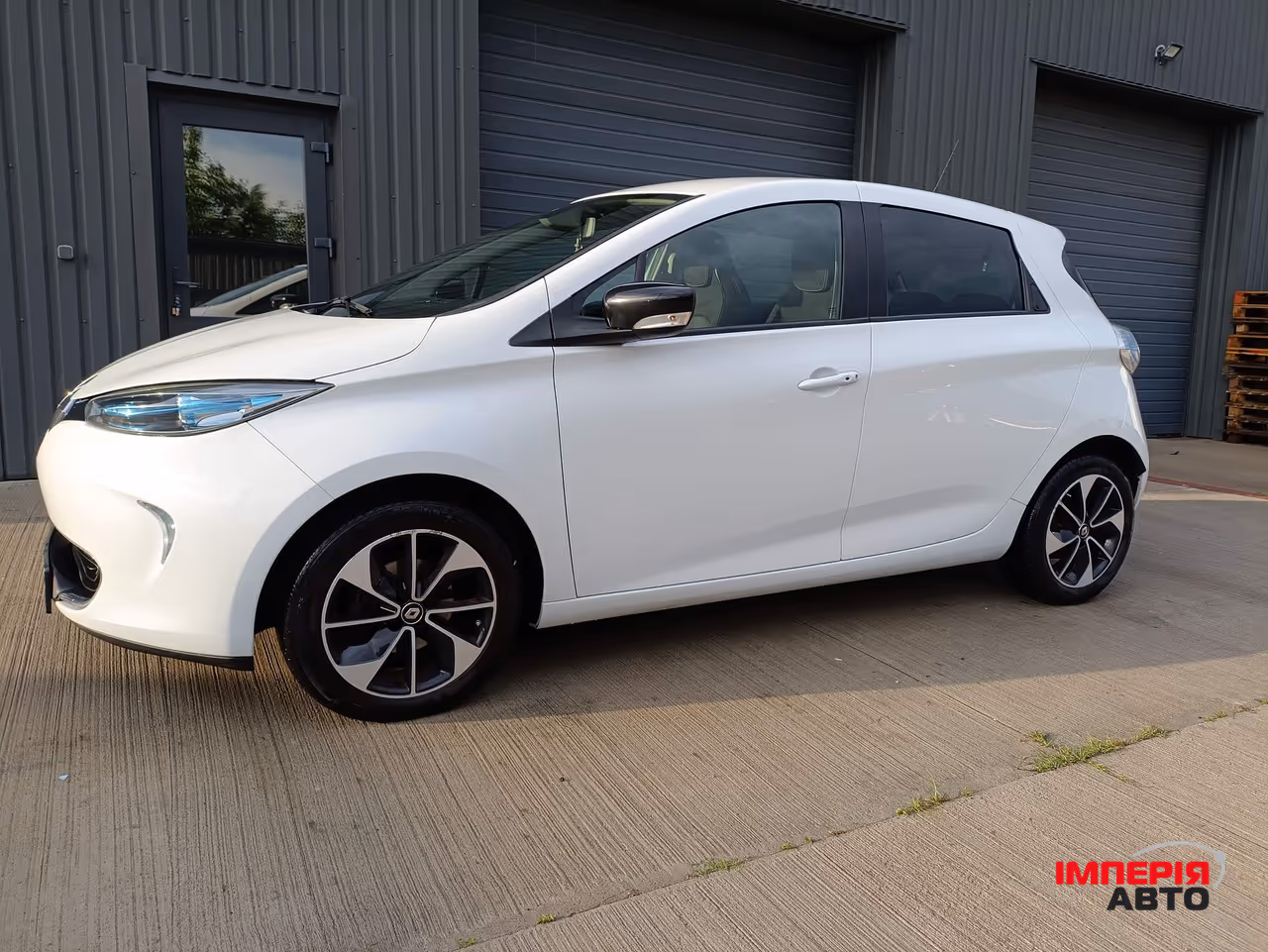 Renault ZOE - фото 7