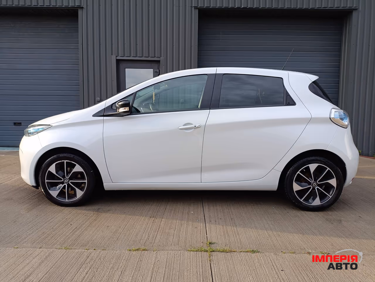 Renault ZOE - фото 6
