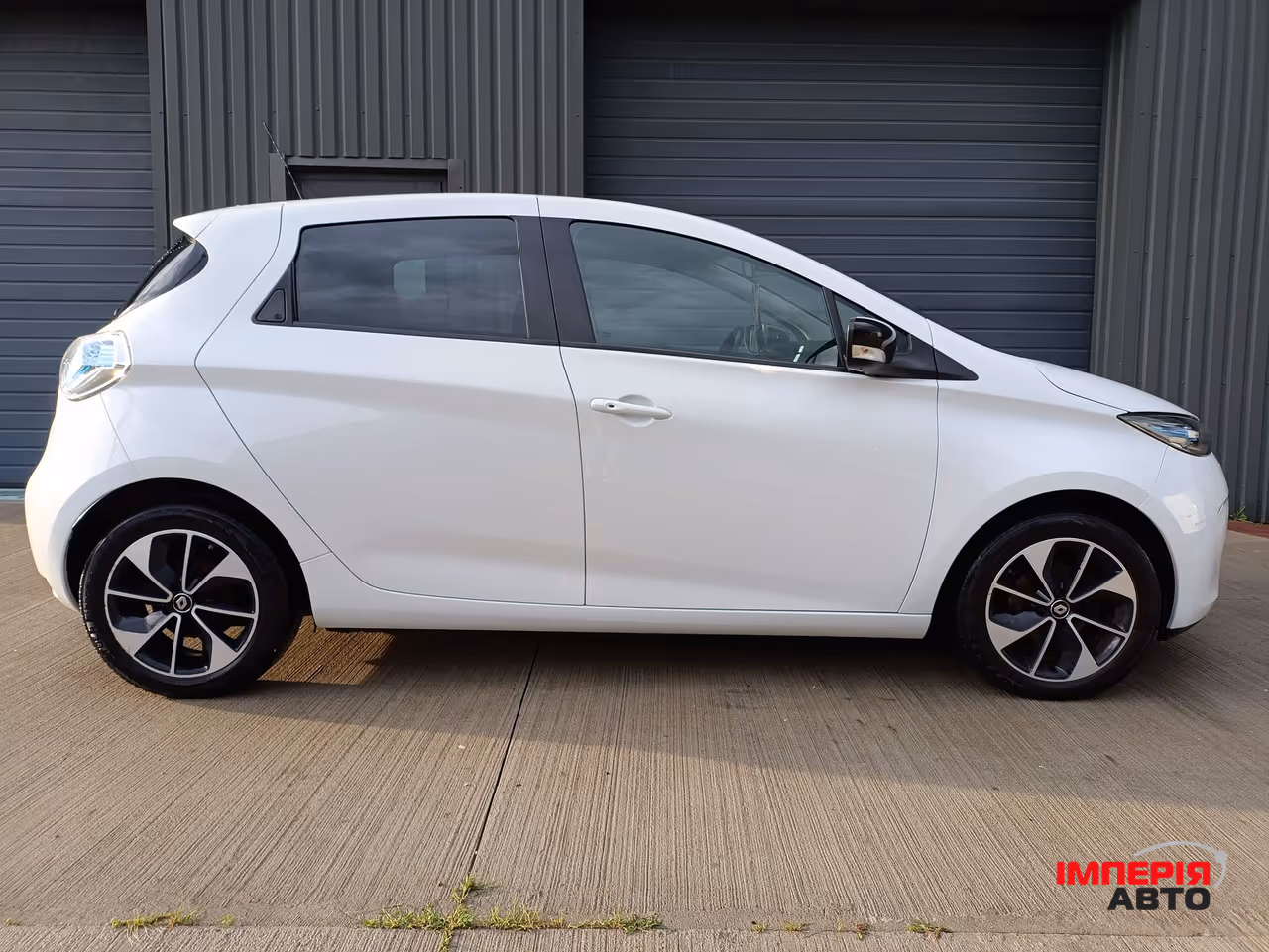Renault ZOE - фото 8