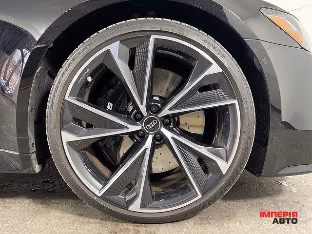 Audi RS 7 - фото 9
