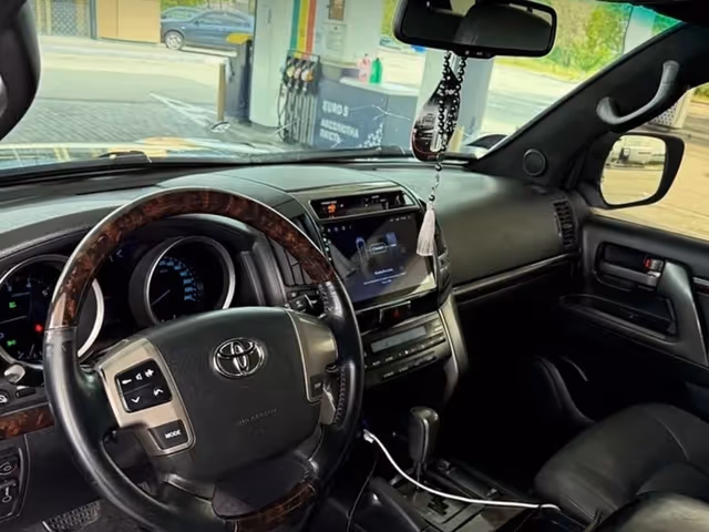 Toyota Land Cruiser - зображення 5