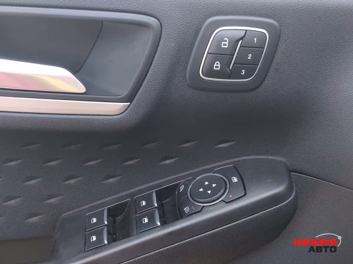 Ford Escape - фото 12