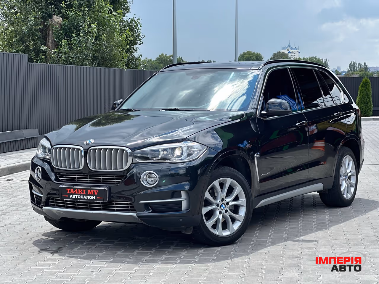 BMW X5 - фото 1