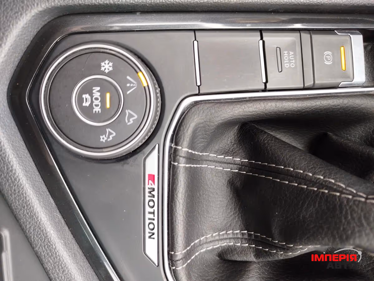 Volkswagen Tiguan - фото 12