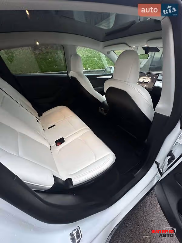 Tesla Model Y - фото 13