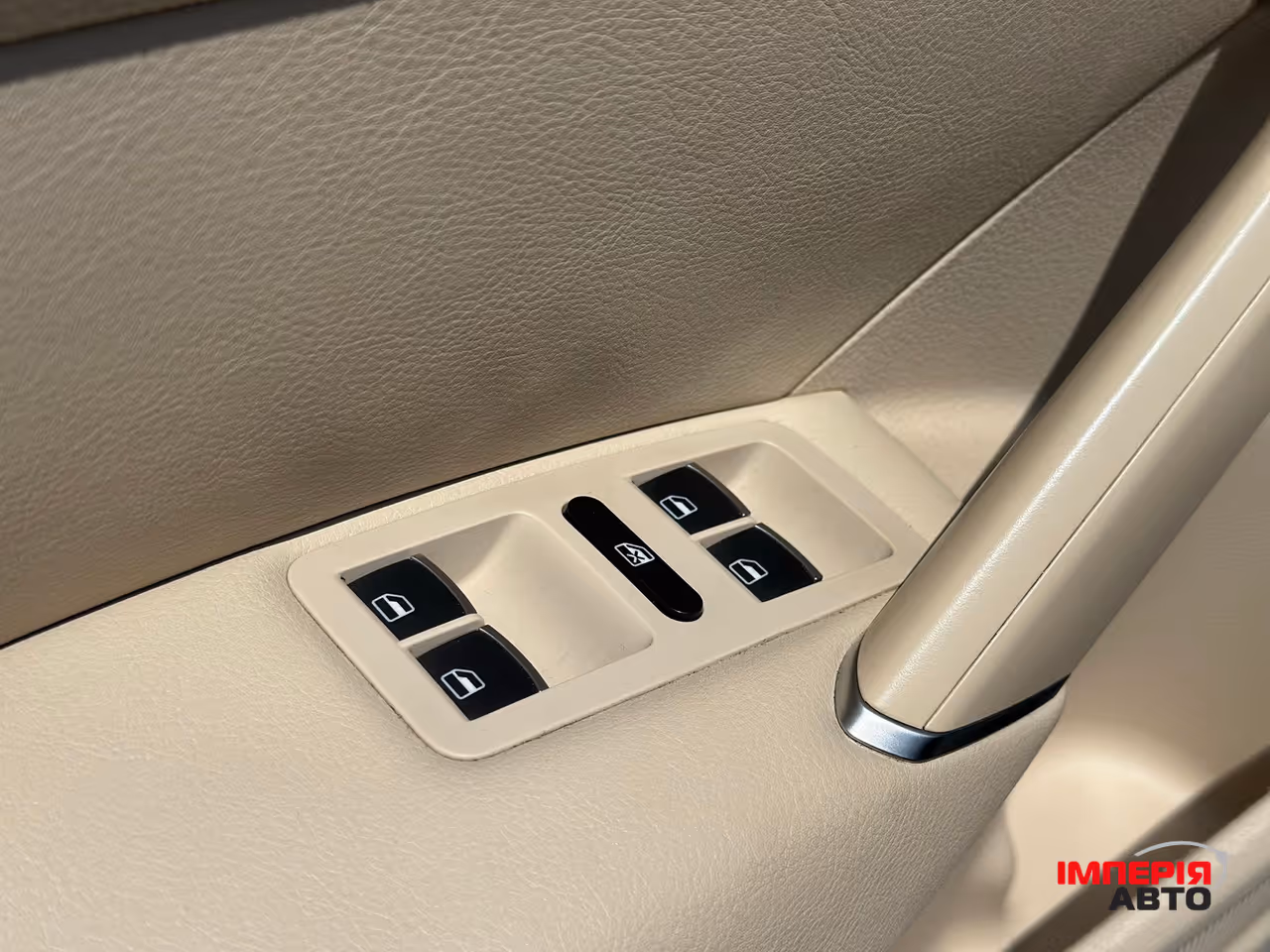 Volkswagen Passat - фото 16