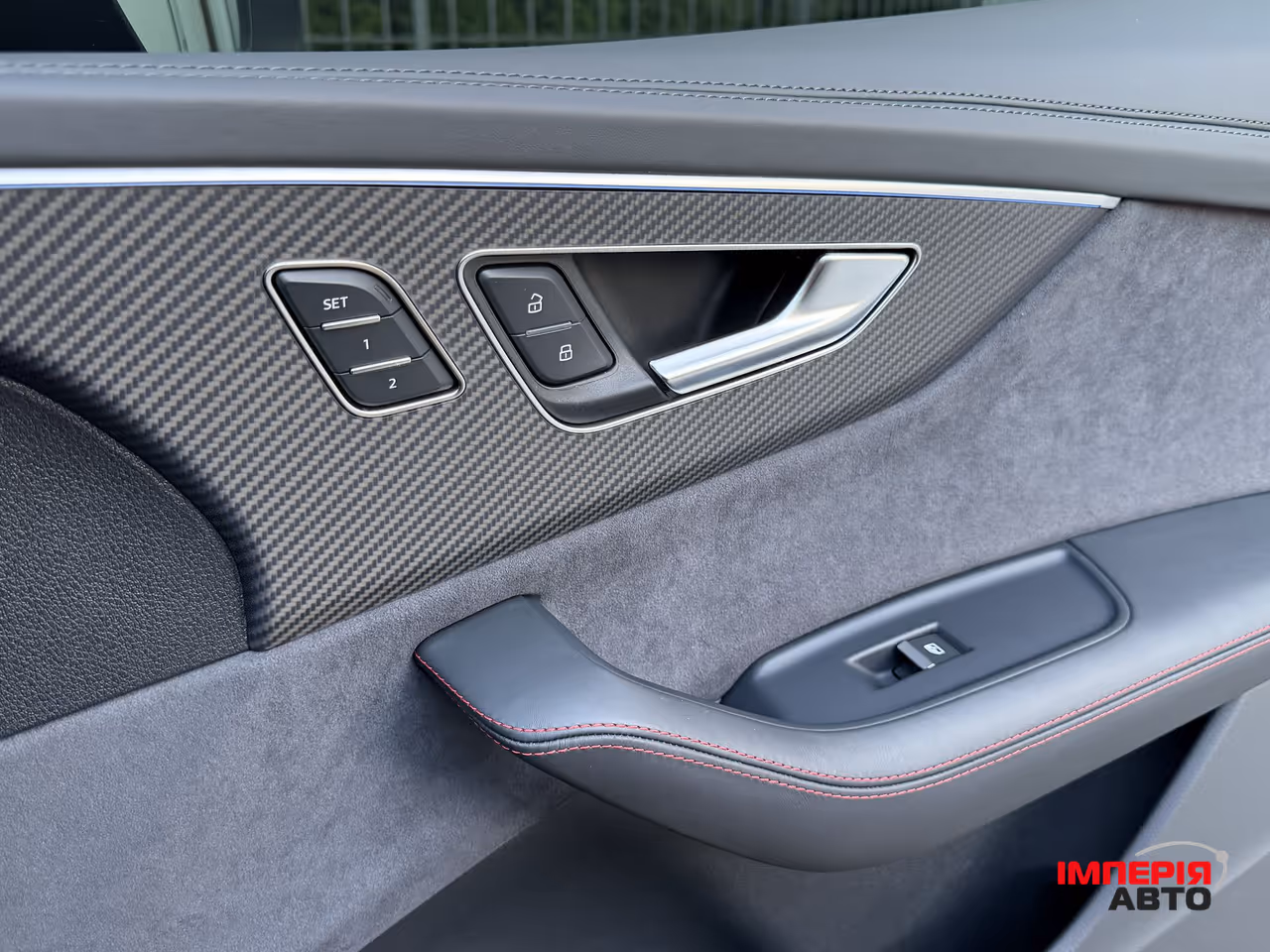 Audi RS Q8 - фото 40