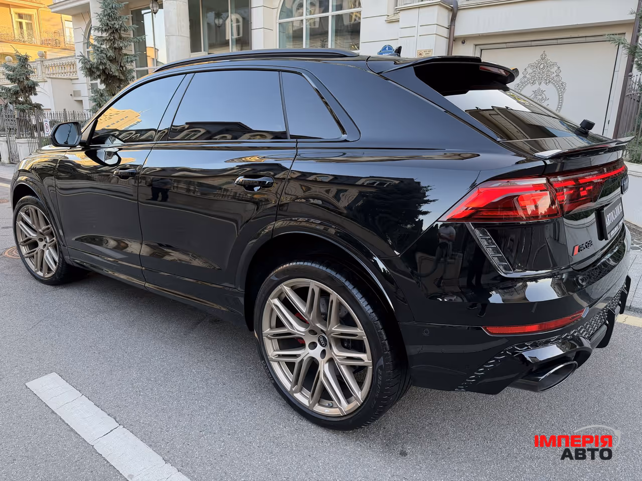 Audi RS Q8 - фото 5