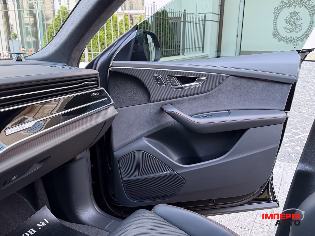 Audi RS Q8 - фото 34