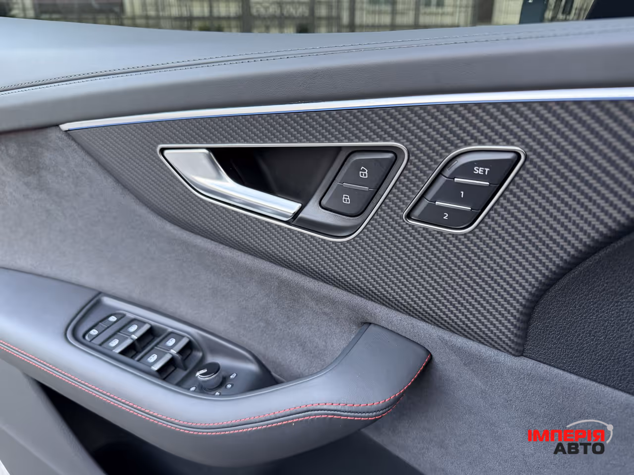 Audi RS Q8 - фото 25