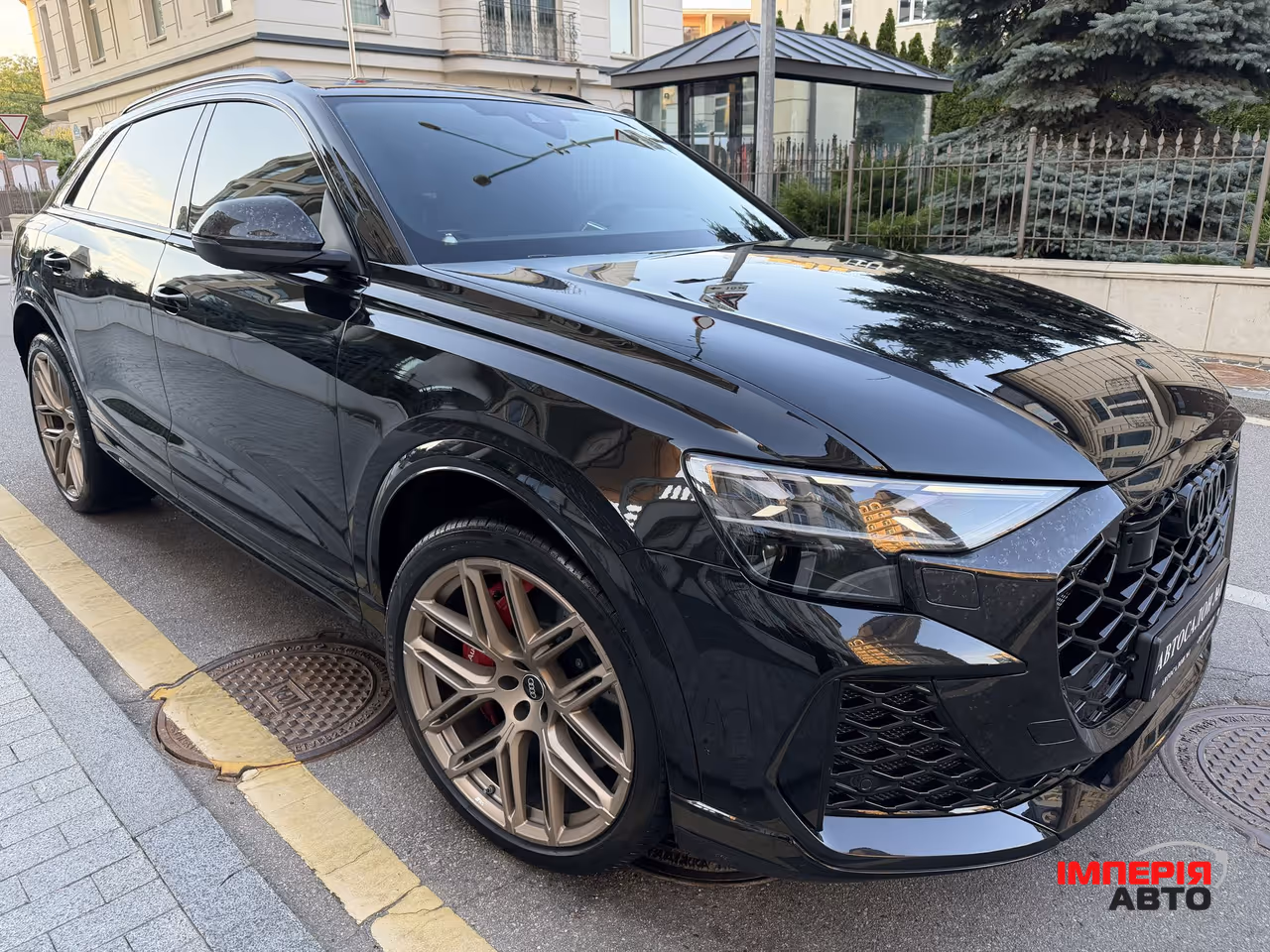 Audi RS Q8 - фото 10