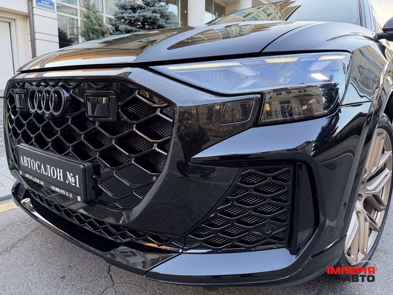 Audi RS Q8 - фото 12