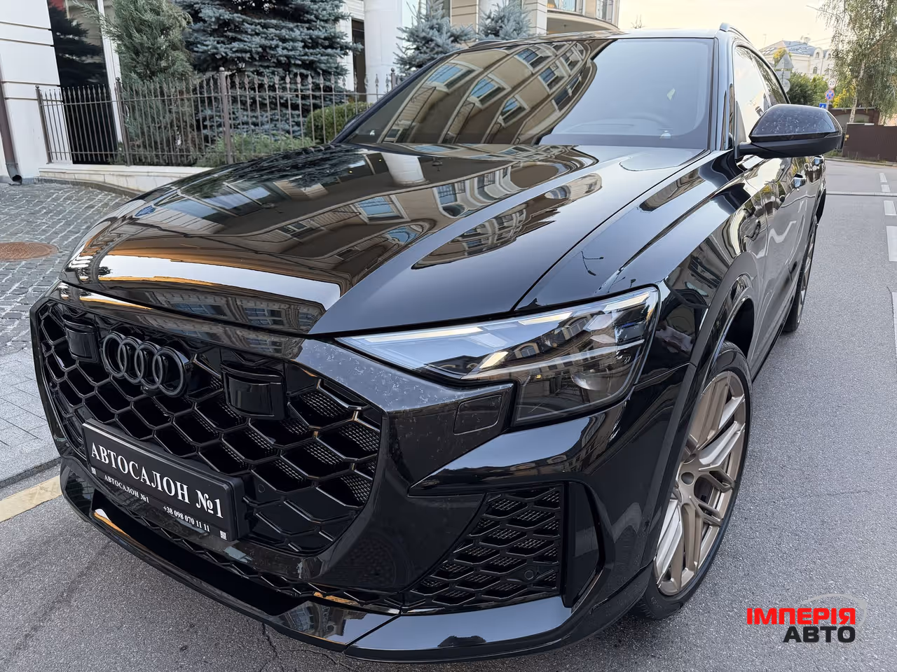 Audi RS Q8 - фото 1