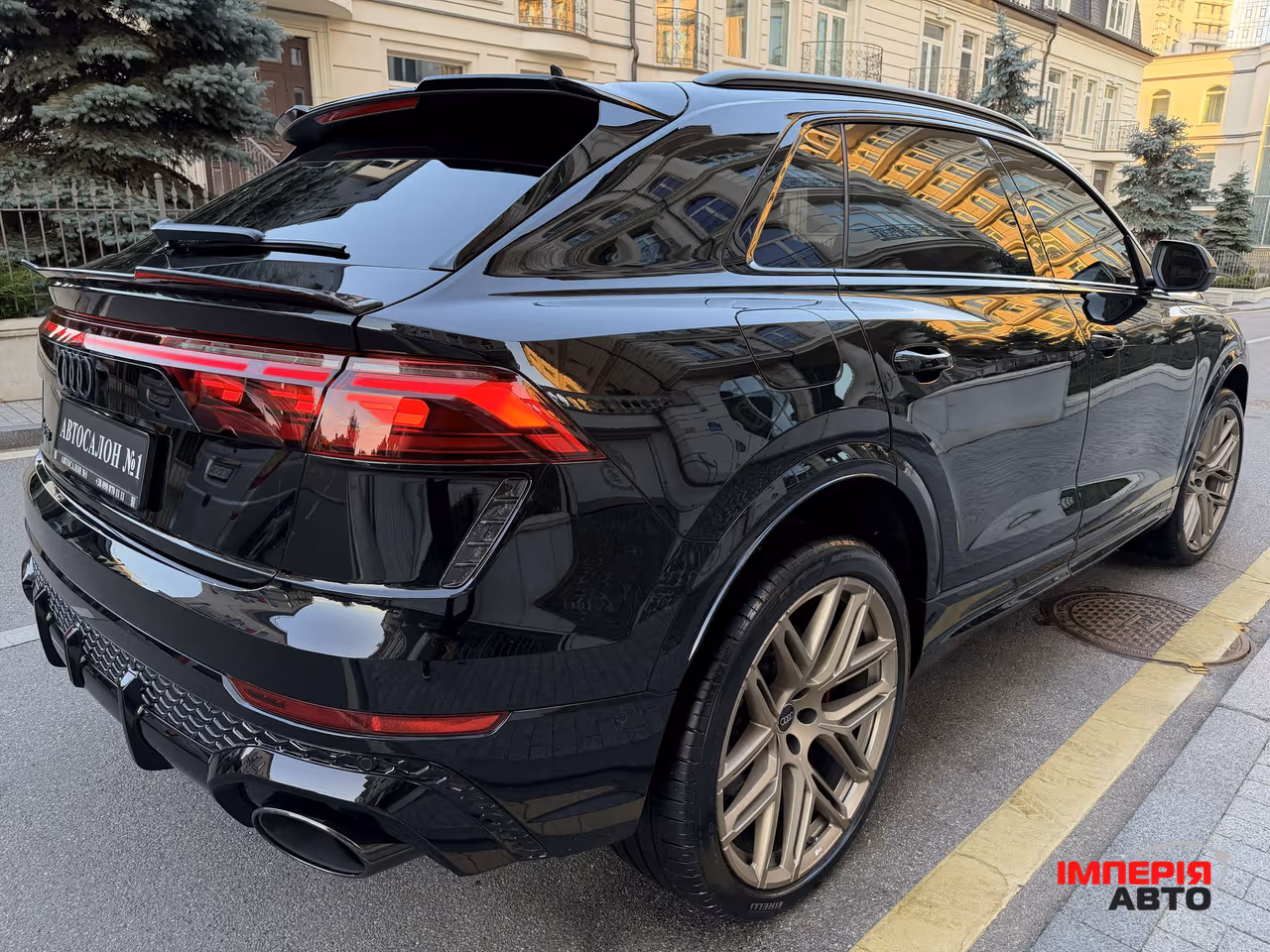 Audi RS Q8 - фото 9