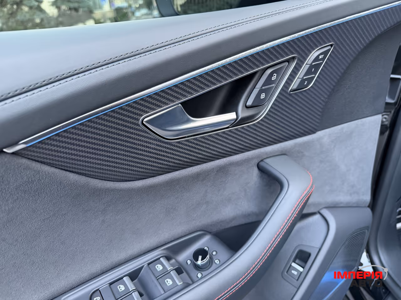 Audi RS Q8 - фото 26