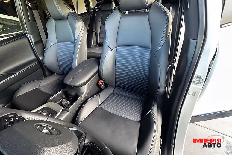 Toyota RAV4 - фото 9
