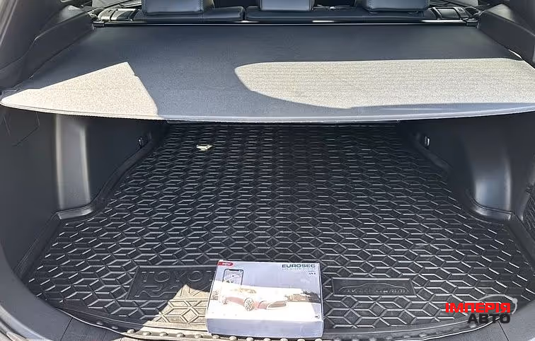 Toyota RAV4 - фото 8