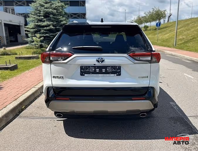 Toyota RAV4 - фото 6