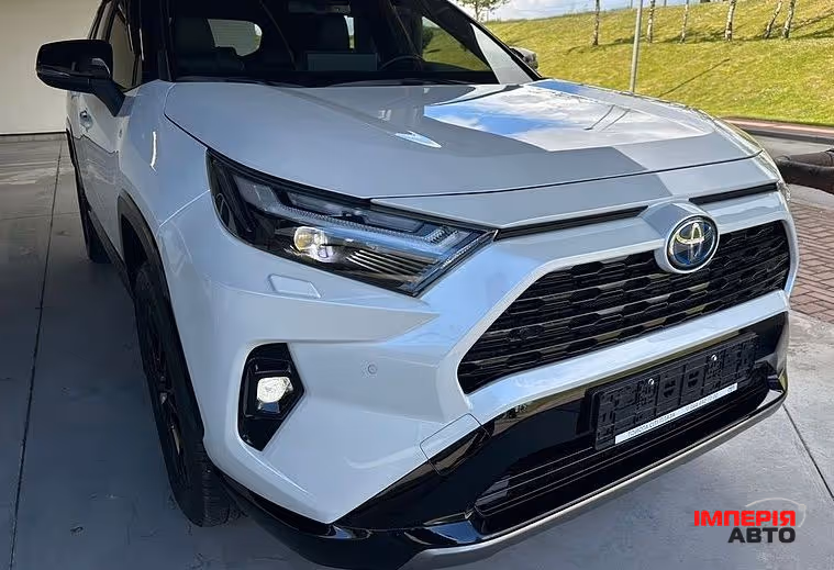 Toyota RAV4 - фото 12