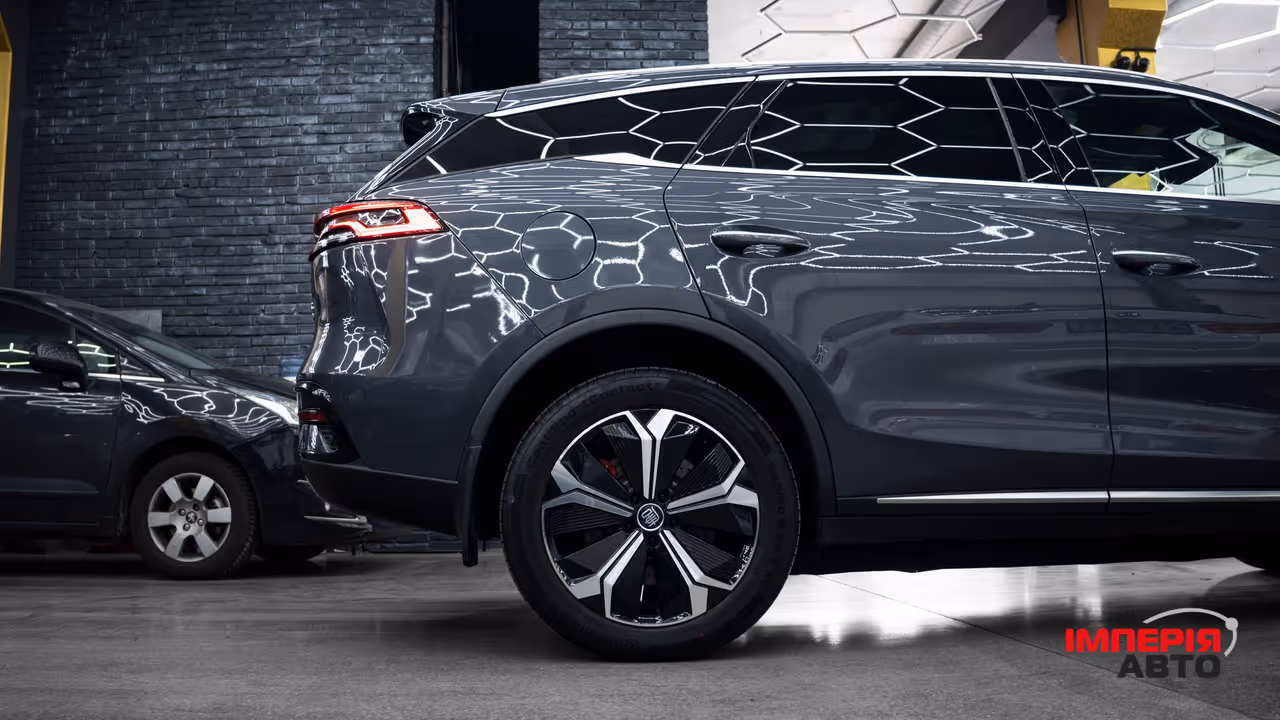 BYD Tang - фото 4