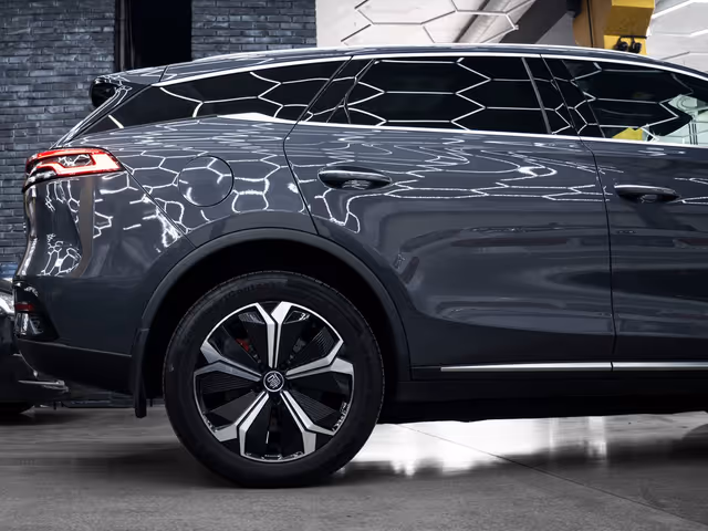 BYD Tang - зображення 4
