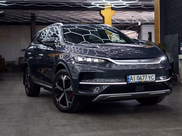 BYD Tang - зображення 1