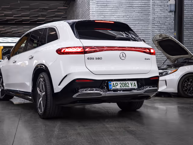 Mercedes-Benz EQS - зображення 3