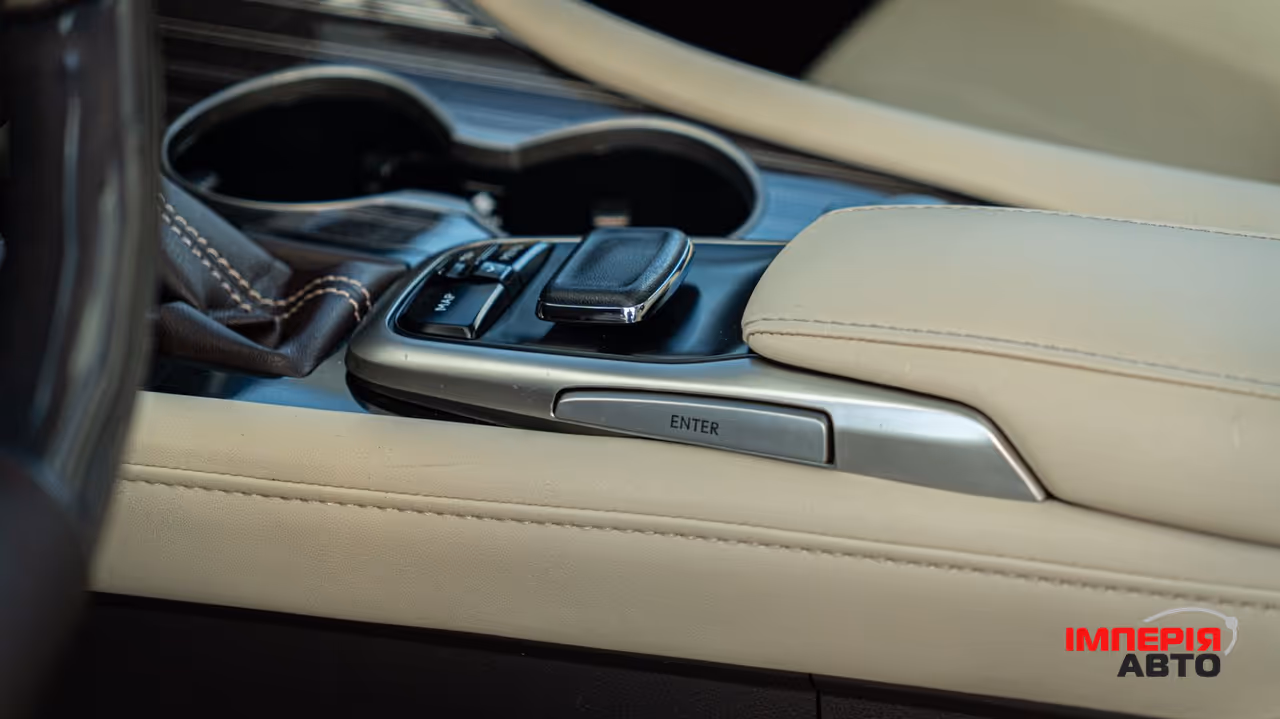Lexus RX - фото 16