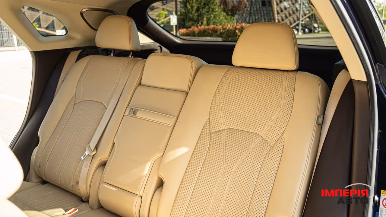Lexus RX - фото 17