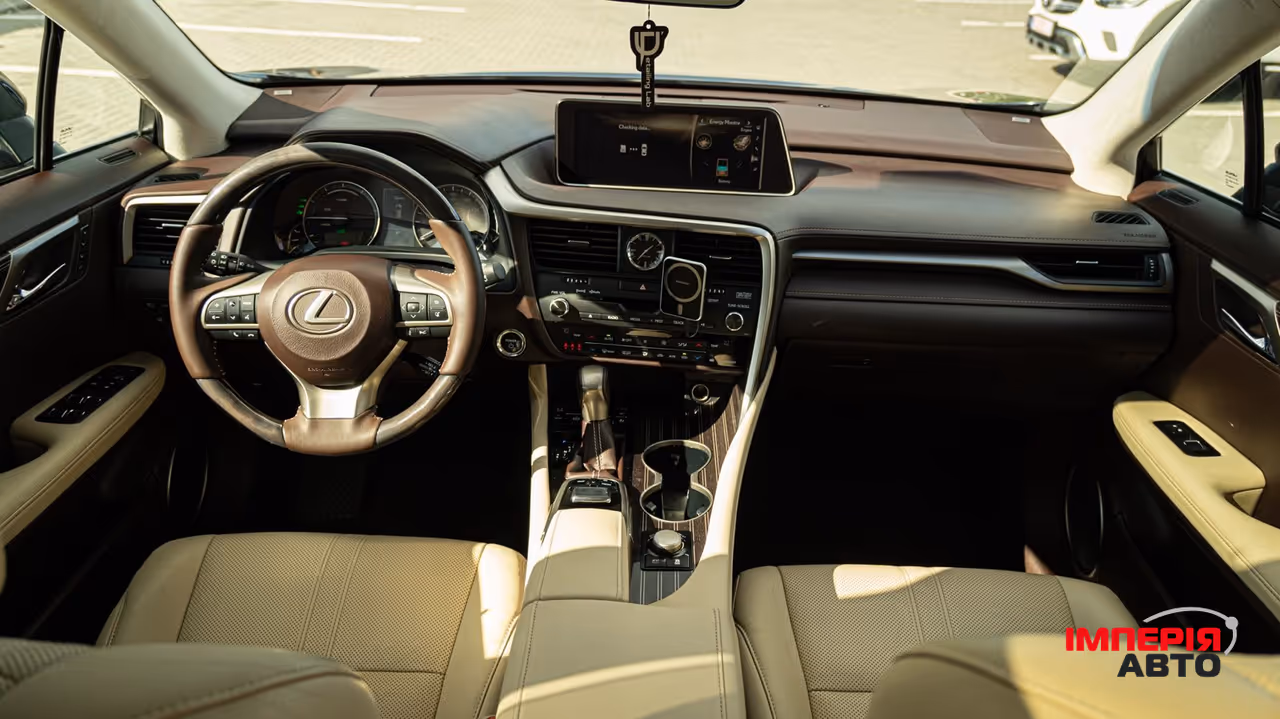 Lexus RX - фото 13