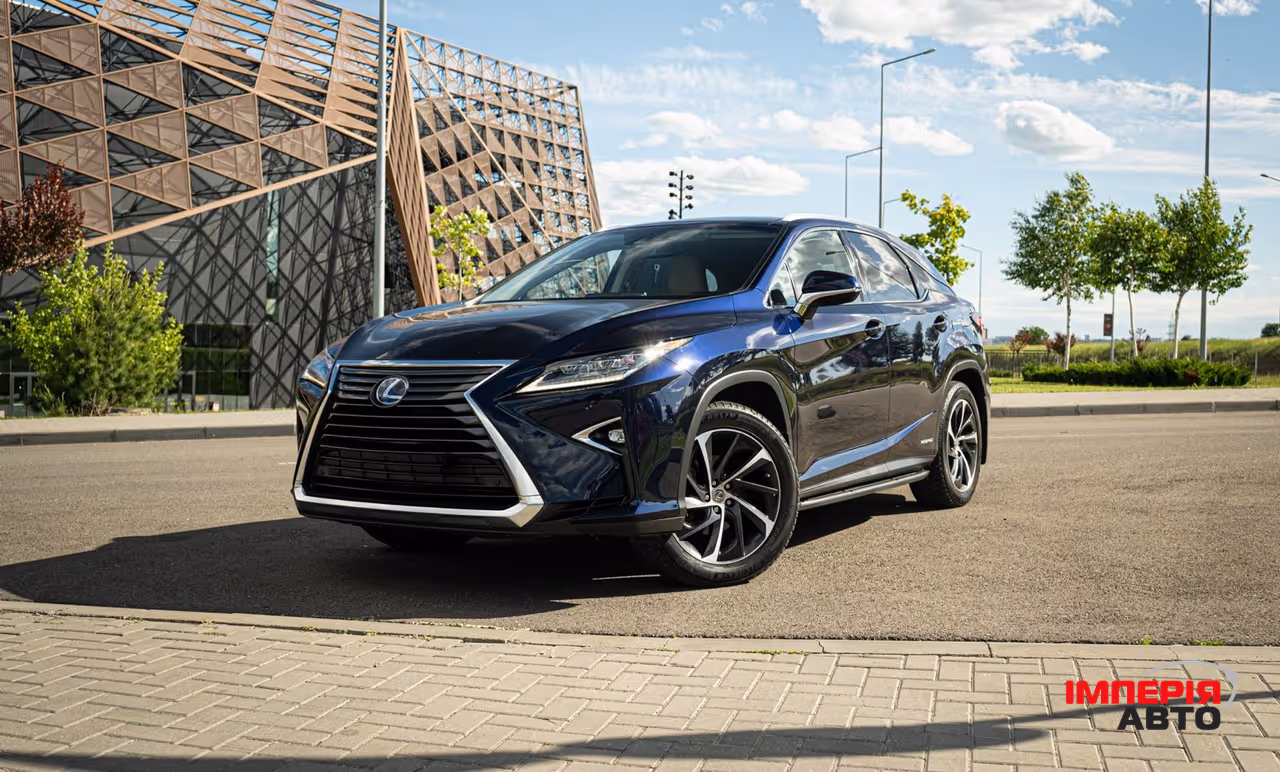 Lexus RX - фото 1