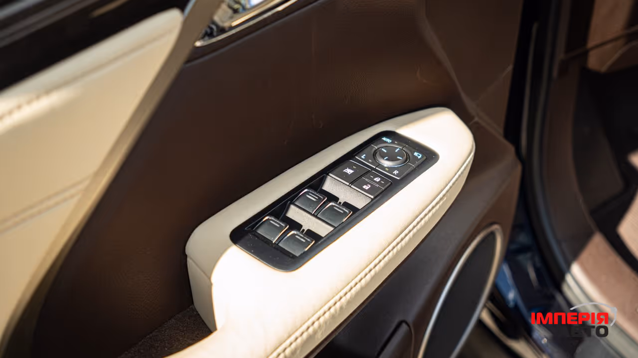 Lexus RX - фото 11