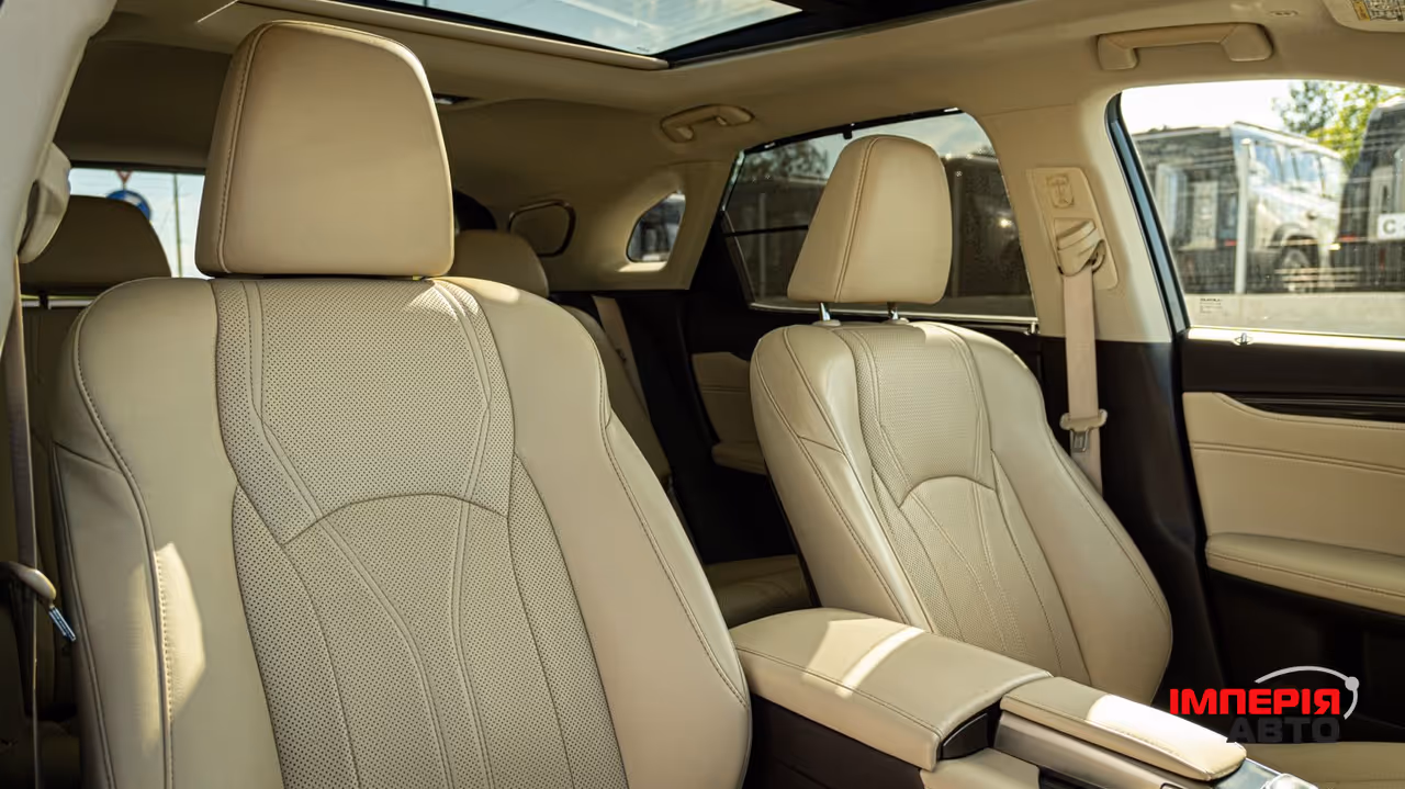 Lexus RX - фото 19