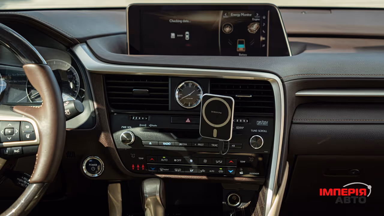 Lexus RX - фото 10