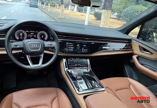 Audi Q7 - фото 14