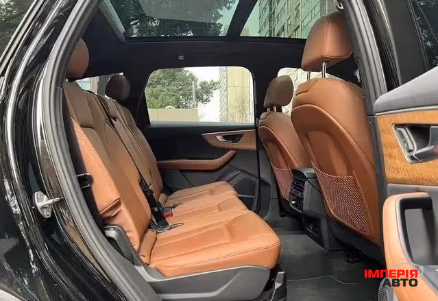 Audi Q7 - фото 13