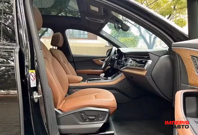 Audi Q7 - фото 11
