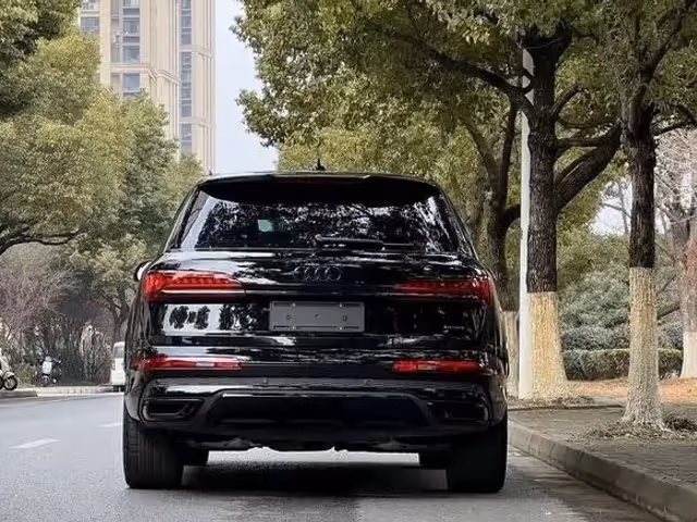Audi Q7 - зображення 4