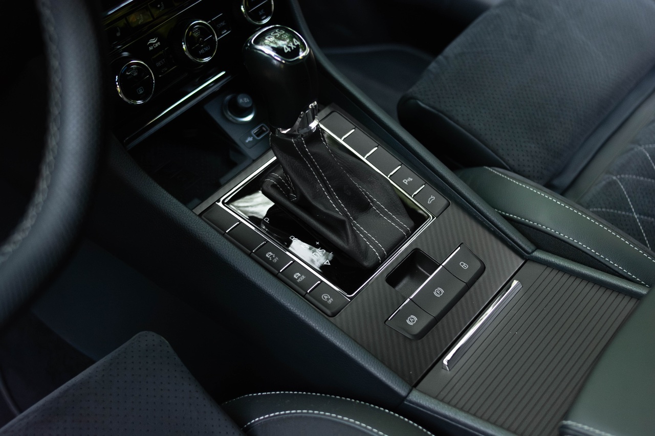 Skoda Superb - фото 12