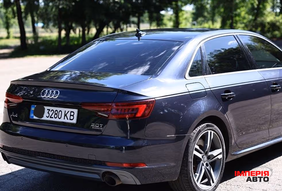 Audi A4 - фото 4