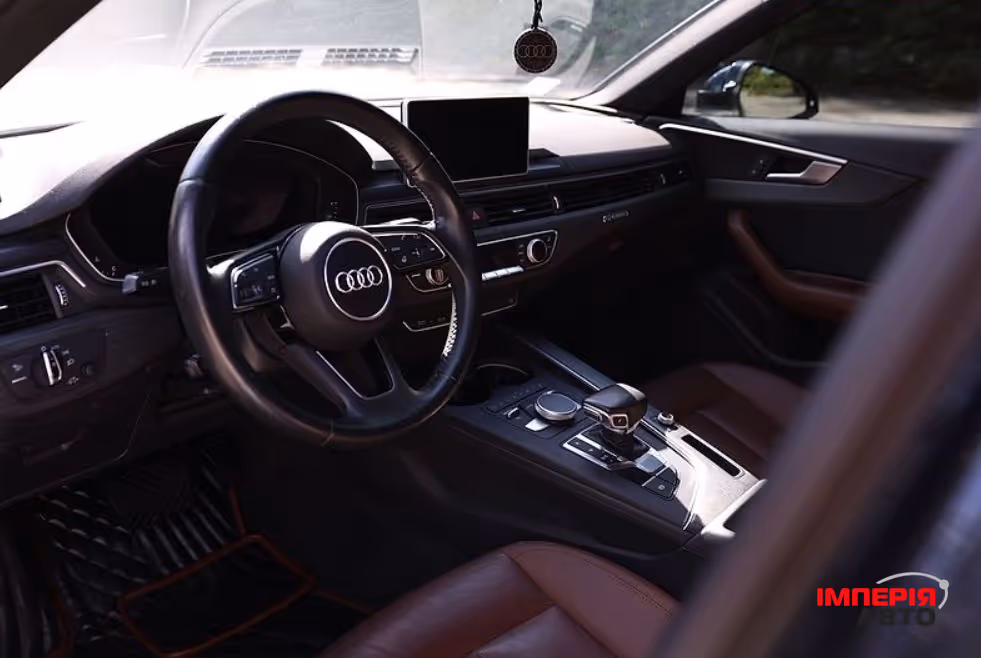 Audi A4 - фото 6