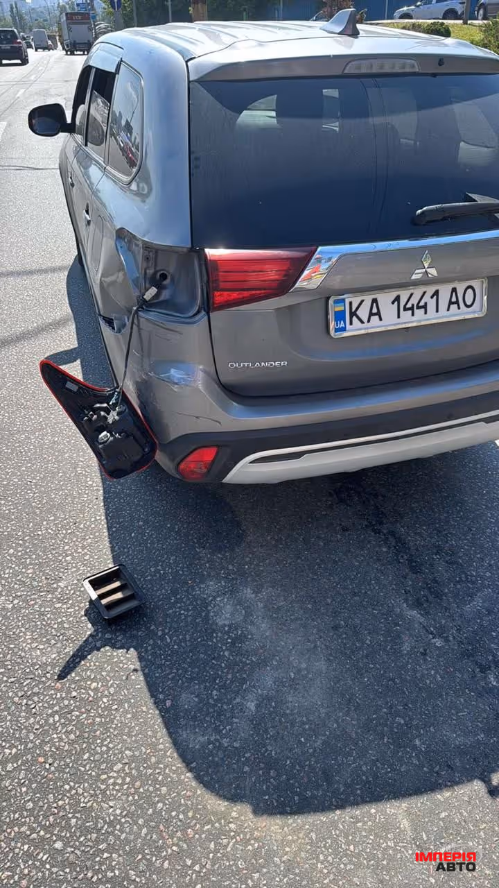 Mitsubishi Outlander - фото 10