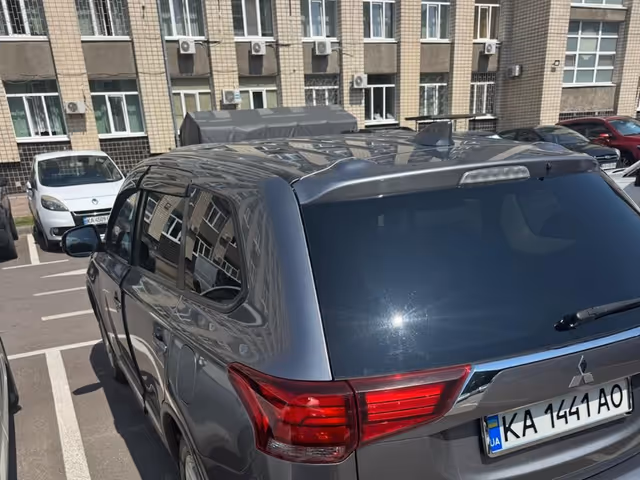 Mitsubishi Outlander - зображення 3