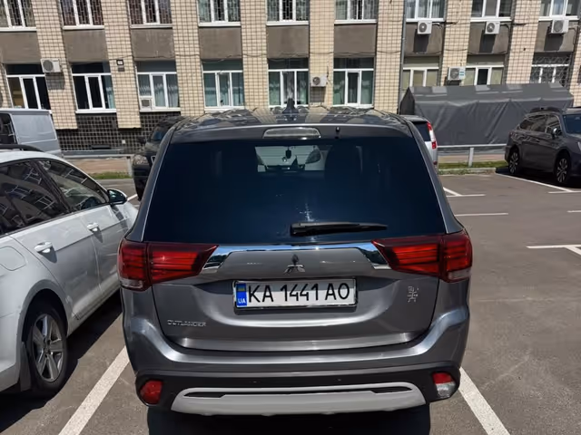 Mitsubishi Outlander - зображення 4