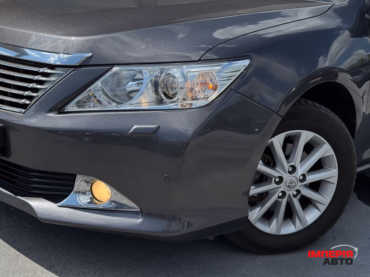 Toyota Camry - фото 2