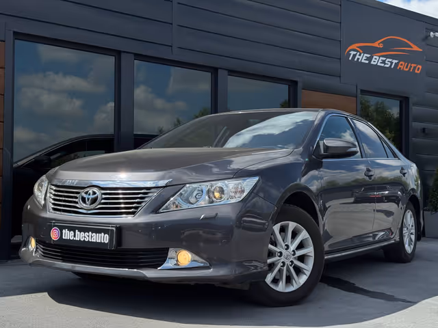 Toyota Camry - зображення 1