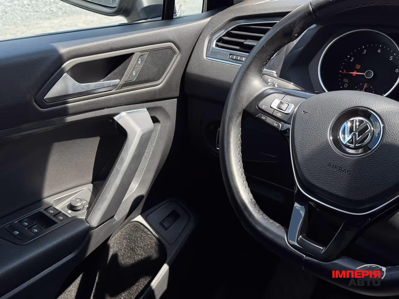 Volkswagen Tiguan - фото 59