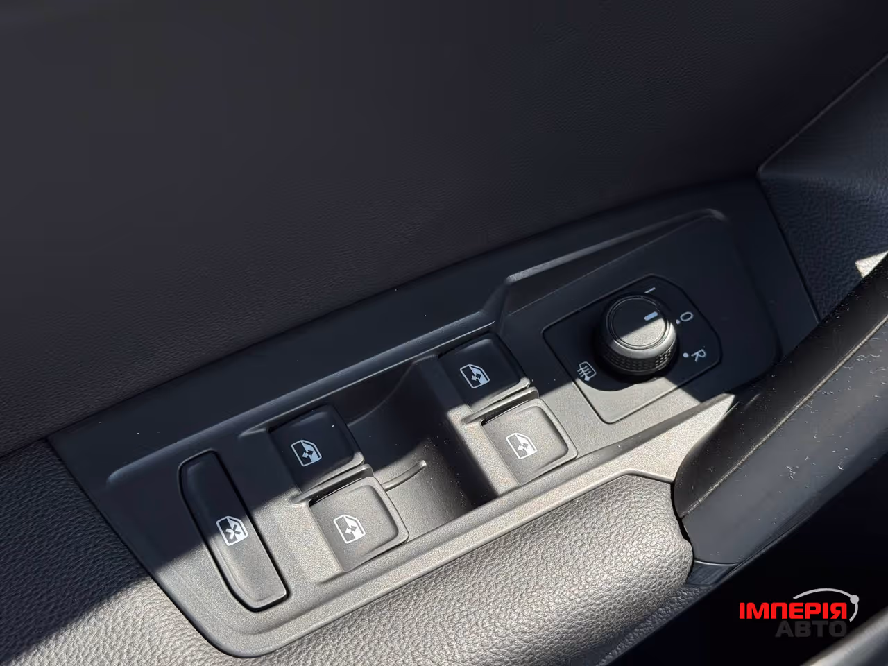 Volkswagen Tiguan - фото 23