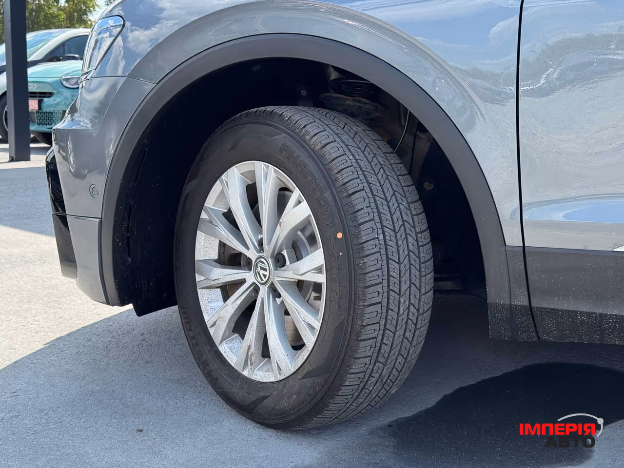 Volkswagen Tiguan - фото 6
